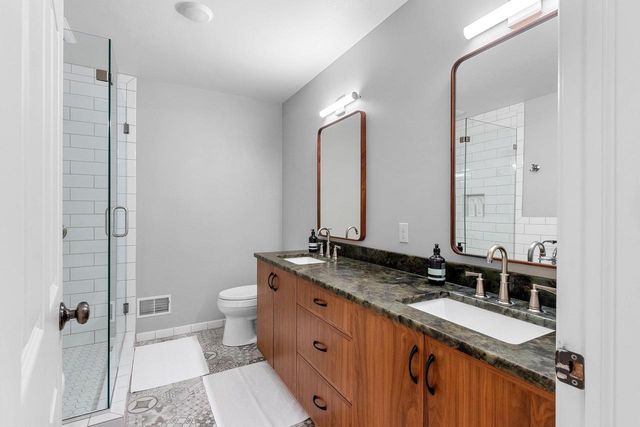 2490 DEERPATH DRIVE, Green Bay, WI 54302