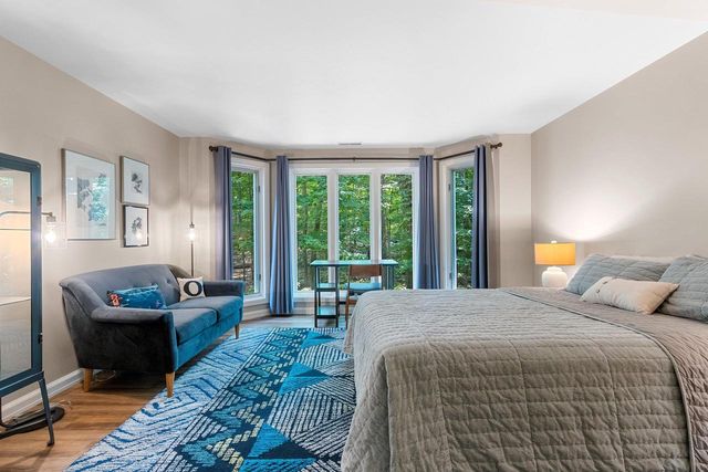 2490 DEERPATH DRIVE, Green Bay, WI 54302