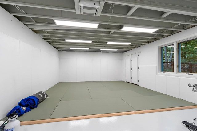 2490 DEERPATH DRIVE, Green Bay, WI 54302