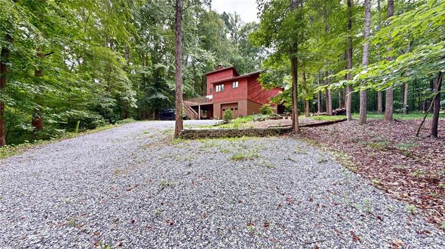 689 Barker Road, Winston-salem, NC 27107