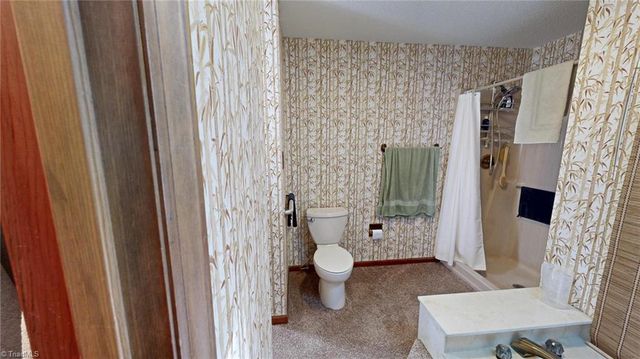689 Barker Road, Winston-salem, NC 27107