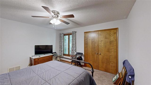 689 Barker Road, Winston-salem, NC 27107