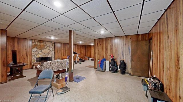 689 Barker Road, Winston-salem, NC 27107