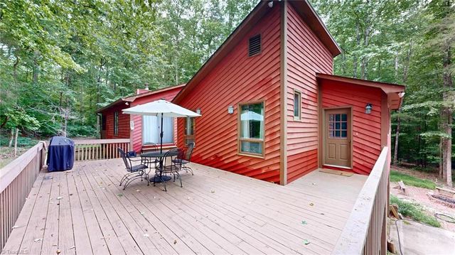689 Barker Road, Winston-salem, NC 27107
