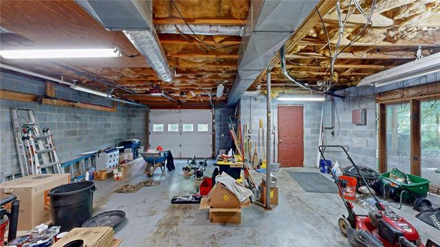 689 Barker Road, Winston-salem, NC 27107