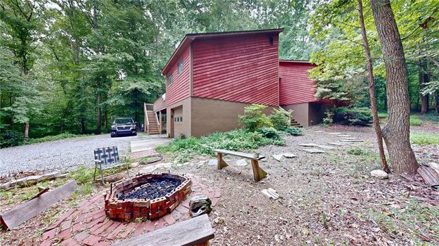 689 Barker Road, Winston-salem, NC 27107