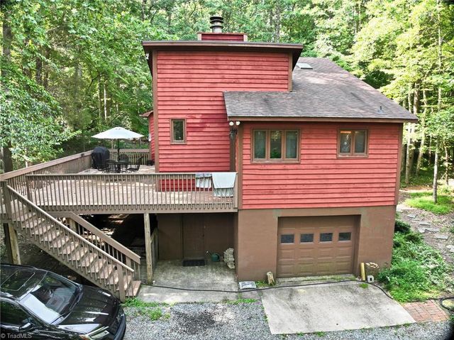 689 Barker Road, Winston-salem, NC 27107