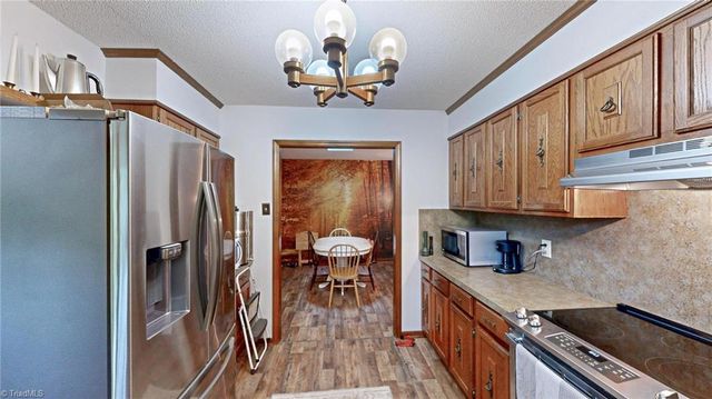 689 Barker Road, Winston-salem, NC 27107