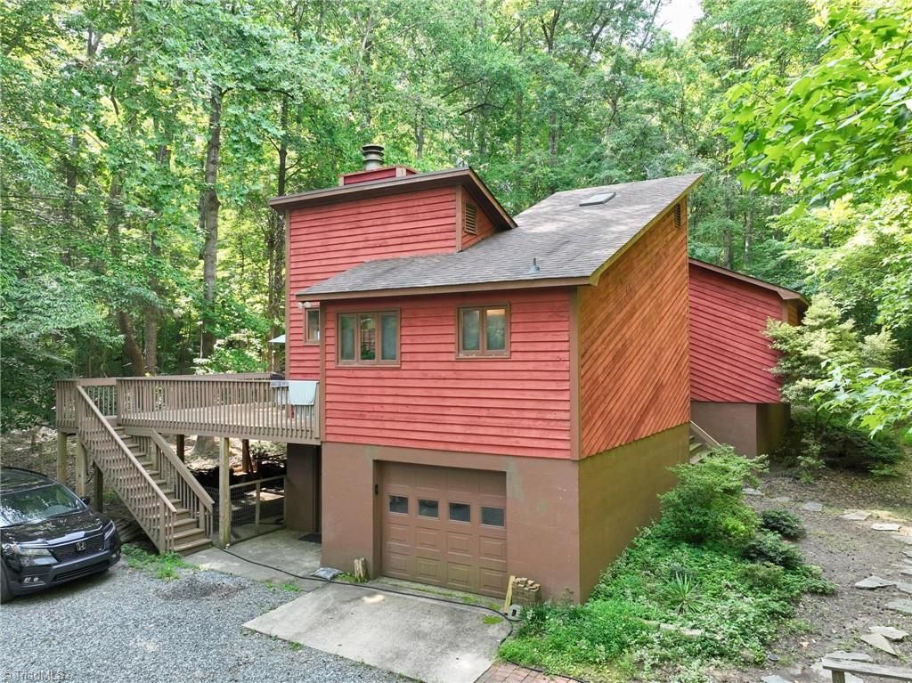 689 Barker Road, Winston-salem, NC 27107