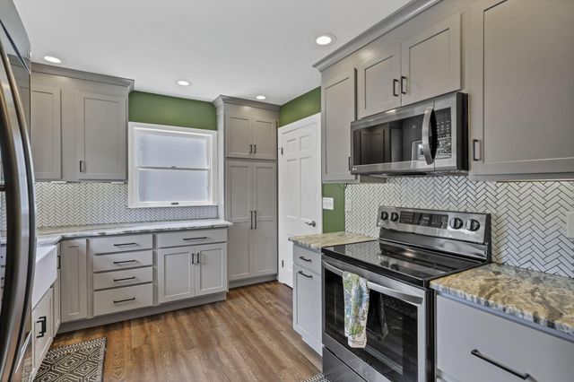153 E Waterloo Street, Canal Winchester, OH 43110