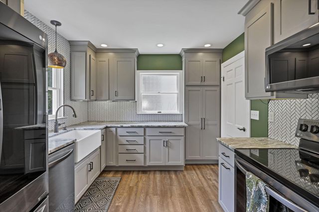 153 E Waterloo Street, Canal Winchester, OH 43110