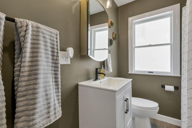 153 E Waterloo Street, Canal Winchester, OH 43110