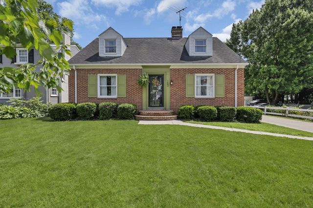 153 E Waterloo Street, Canal Winchester, OH 43110