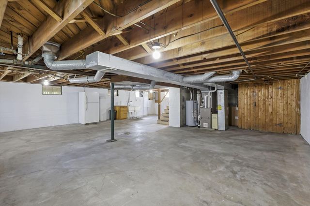 153 E Waterloo Street, Canal Winchester, OH 43110