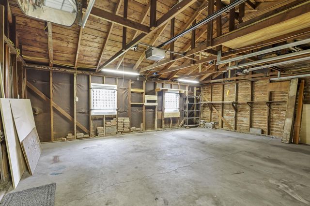 153 E Waterloo Street, Canal Winchester, OH 43110
