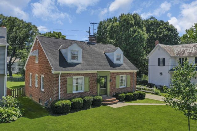 153 E Waterloo Street, Canal Winchester, OH 43110