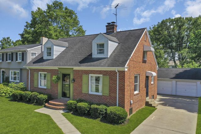 153 E Waterloo Street, Canal Winchester, OH 43110