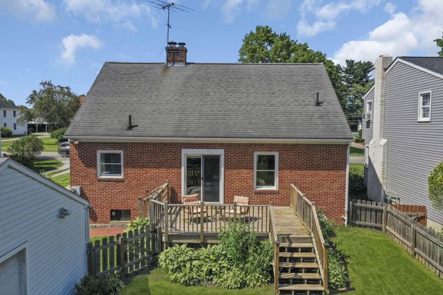 153 E Waterloo Street, Canal Winchester, OH 43110