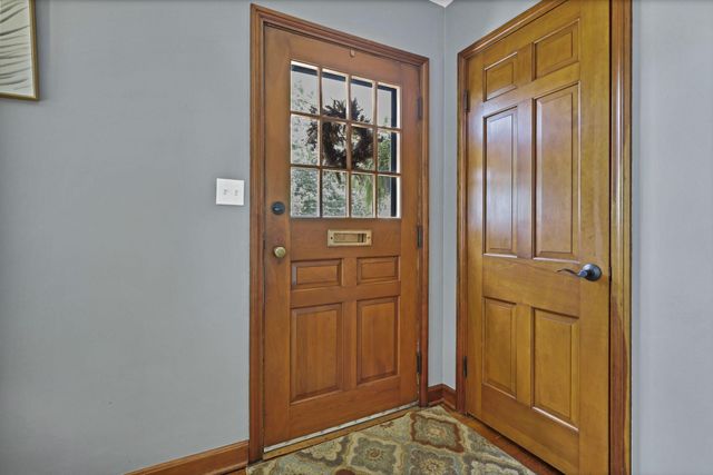 153 E Waterloo Street, Canal Winchester, OH 43110