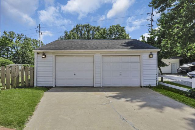 153 E Waterloo Street, Canal Winchester, OH 43110