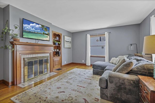 153 E Waterloo Street, Canal Winchester, OH 43110