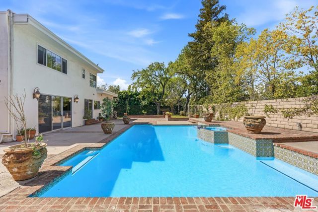 15509 Aqua Verde Drive, Los Angeles, CA 90077