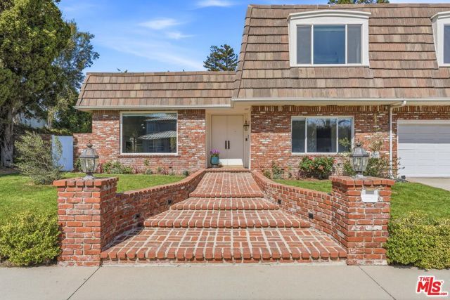 15509 Aqua Verde Drive, Los Angeles, CA 90077