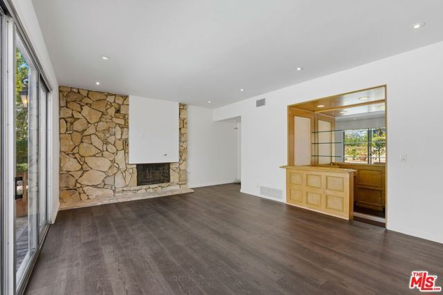 15509 Aqua Verde Drive, Los Angeles, CA 90077