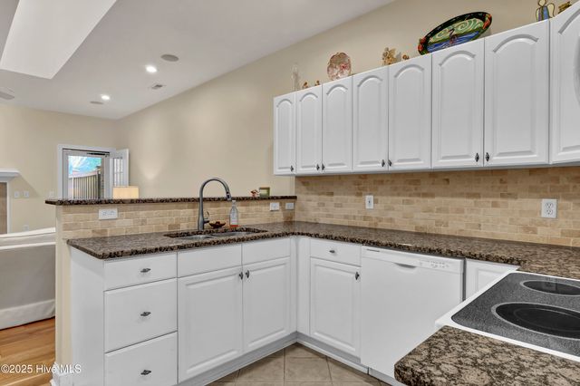 7725 Marymount Drive, Wilmington, NC 28411