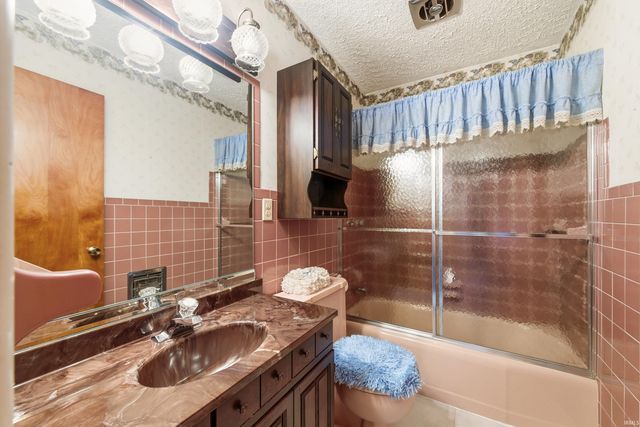 5028 S Old State Road 67, Muncie, IN 47302