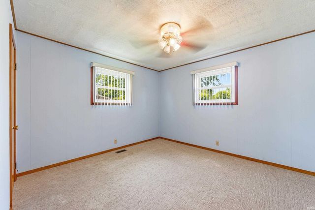 5028 S Old State Road 67, Muncie, IN 47302