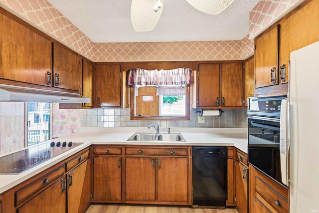 5028 S Old State Road 67, Muncie, IN 47302