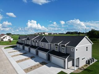 4323 Spruce Creek Drive, Cedar Falls, IA 50613