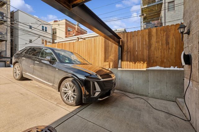 3746 N Fremont Street 1, Chicago, IL 60613