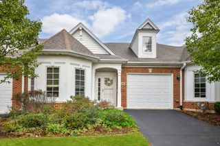 310 Delnor Glen Drive 310, St. Charles, IL 60174