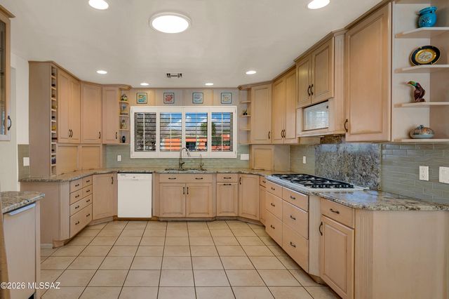 11930 E Barbary Coast Road, Tucson, AZ 85749