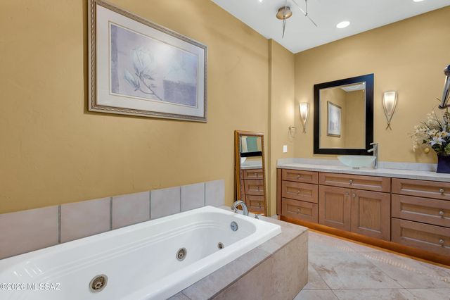 11930 E Barbary Coast Road, Tucson, AZ 85749