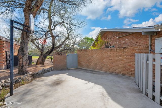 11930 E Barbary Coast Road, Tucson, AZ 85749