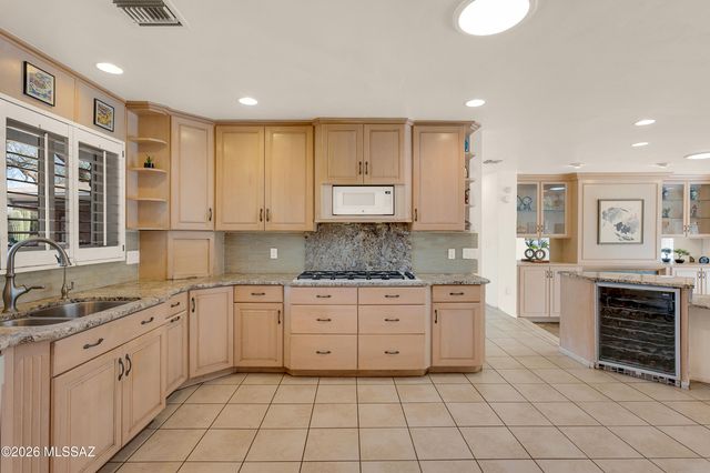 11930 E Barbary Coast Road, Tucson, AZ 85749