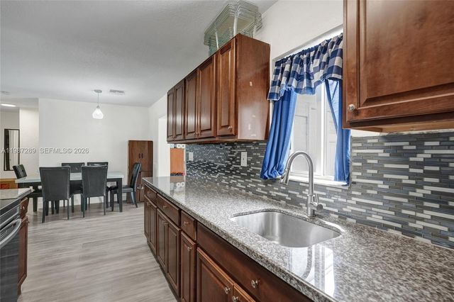 3320 NW 18th St, Lauderhill, FL 33311