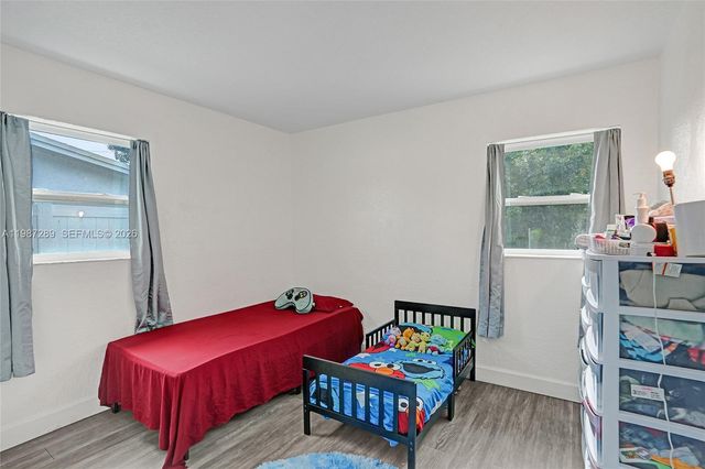 3320 NW 18th St, Lauderhill, FL 33311