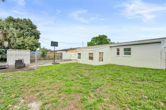 3320 NW 18th St, Lauderhill, FL 33311