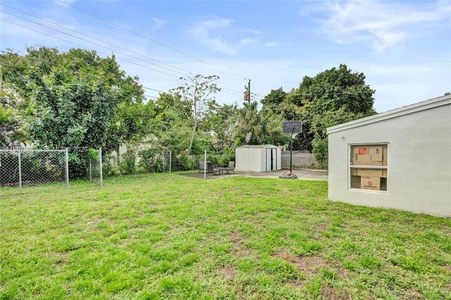 3320 NW 18th St, Lauderhill, FL 33311