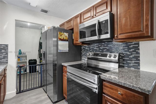 3320 NW 18th St, Lauderhill, FL 33311