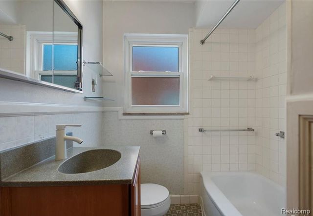 920 N Denwood Street, Dearborn, MI 48128