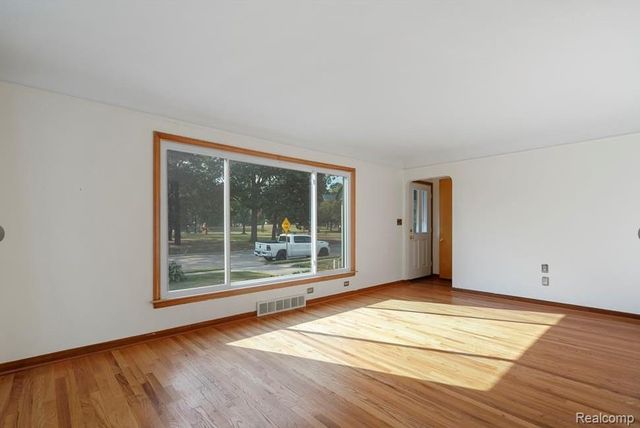 920 N Denwood Street, Dearborn, MI 48128