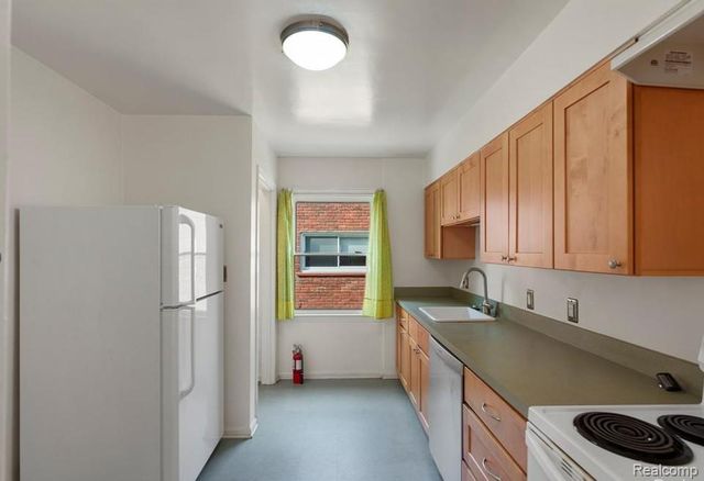 920 N Denwood Street, Dearborn, MI 48128