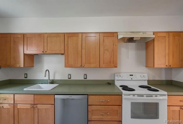 920 N Denwood Street, Dearborn, MI 48128