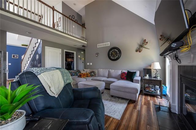 606 Briar Lane, Kearney, MO 64060