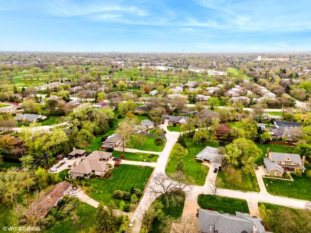 6420 Thurlow Street, Willowbrook, IL 60527